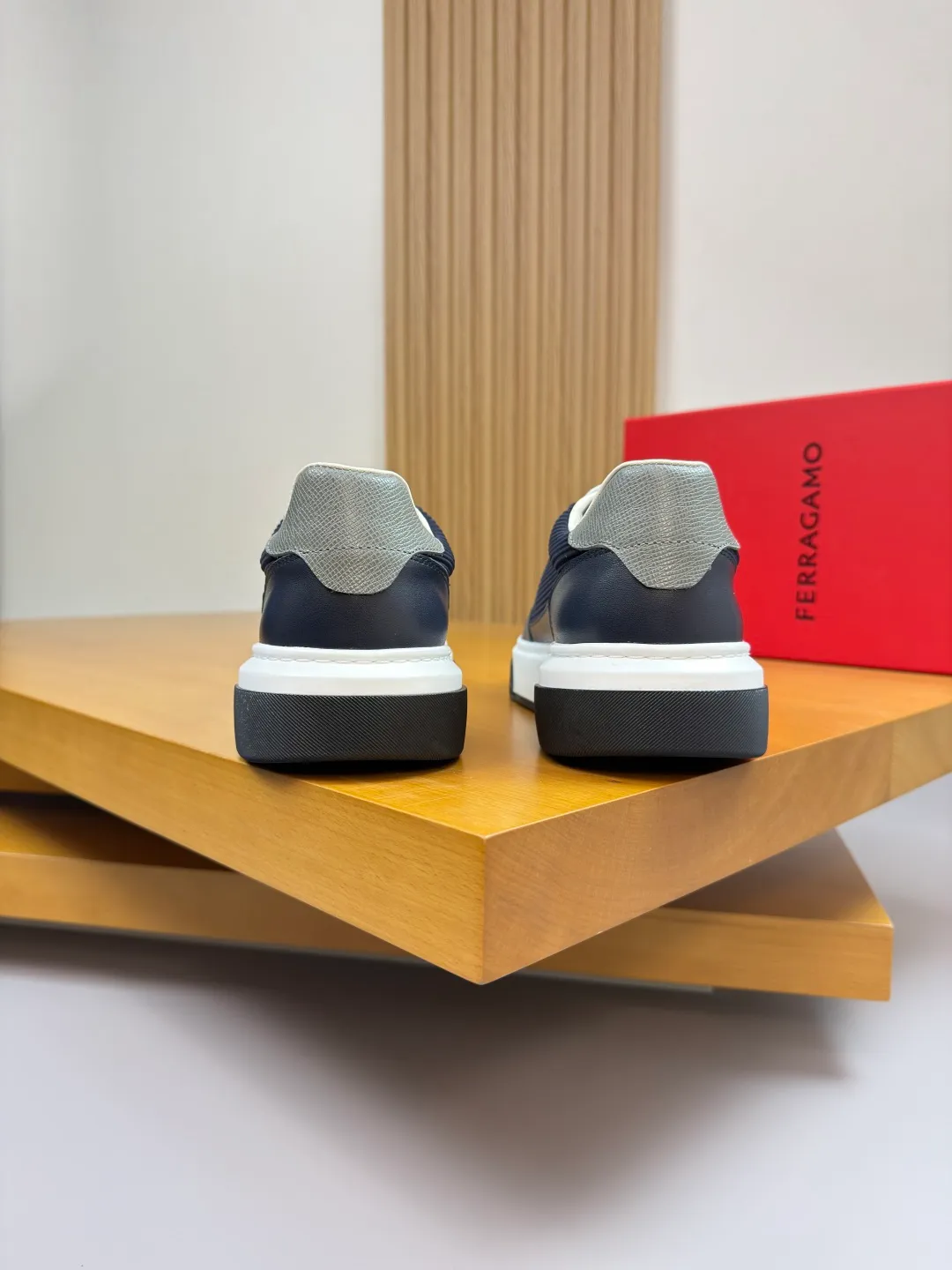 Men's men's shoes 💰420 [New style] 🏃‍♂️🏃‍♂️[ Ferragamo] Ferragamo - High-end quality original order·Casual sports shoes - Upper: 🔝Nappa calfskin, suede calfskin, shoe body. Sewing brand totem, tongue air pressure brand logo - Inner: water-dyed cowhide - Outsole: ultra-light TPU foam rubber; molded outsole -Ultra-high quality control and fine workmanship: outstanding (high-end, extravagance, grade) -Size: 38-45 (46, can be customized)